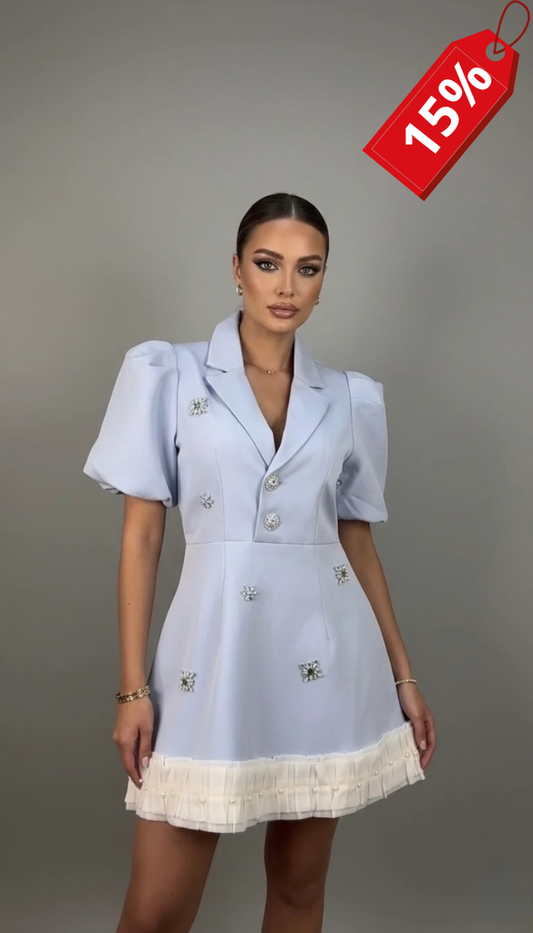 Къса рокля с обемни ръкави