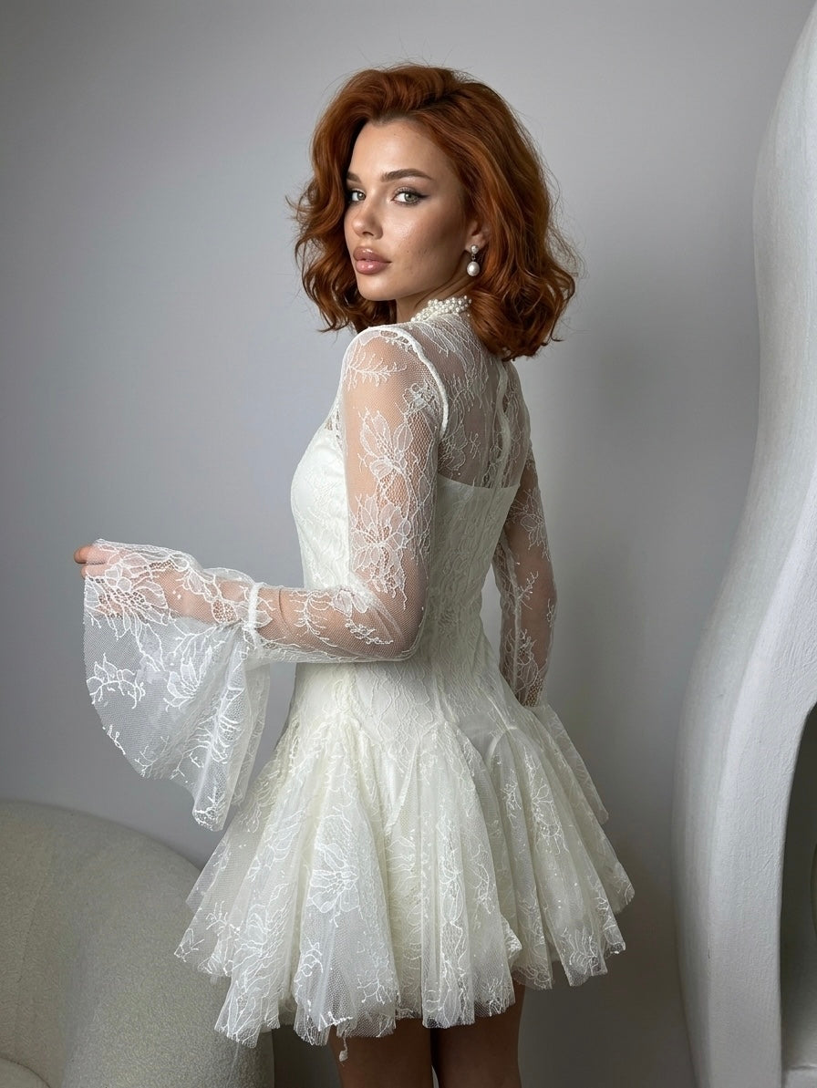 Рокля с нежна дантела
