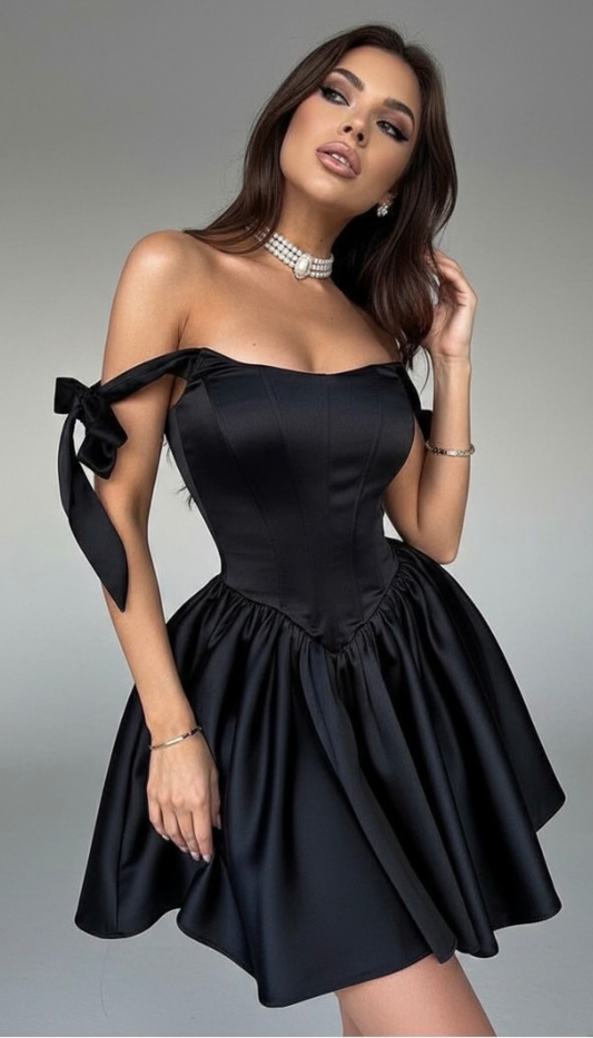 Сатенена къса рокля