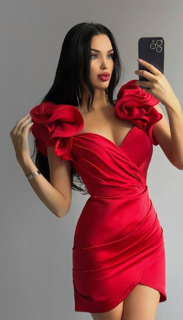 Стенена ефектна рокля