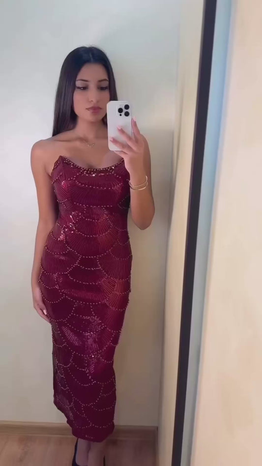 Елегантна рокля с паети и перли