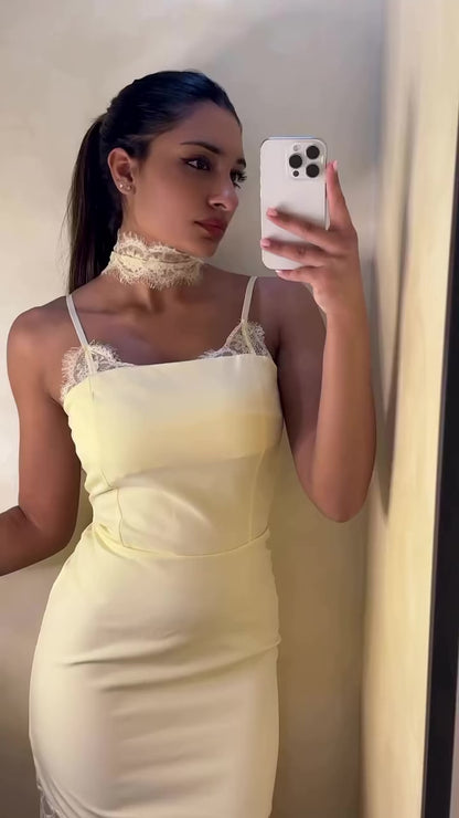 Рокля Isabella с дантелен чокър